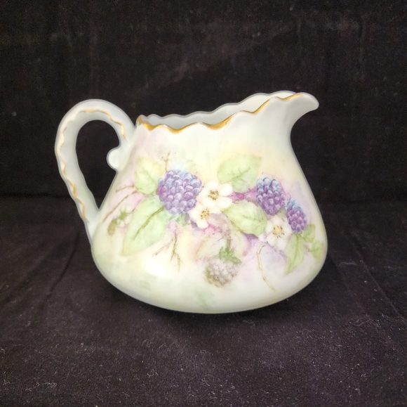 Vtg 1976 Small Scalloped Creamer Pitcher Blackberry Signed - Picture 3 of 12